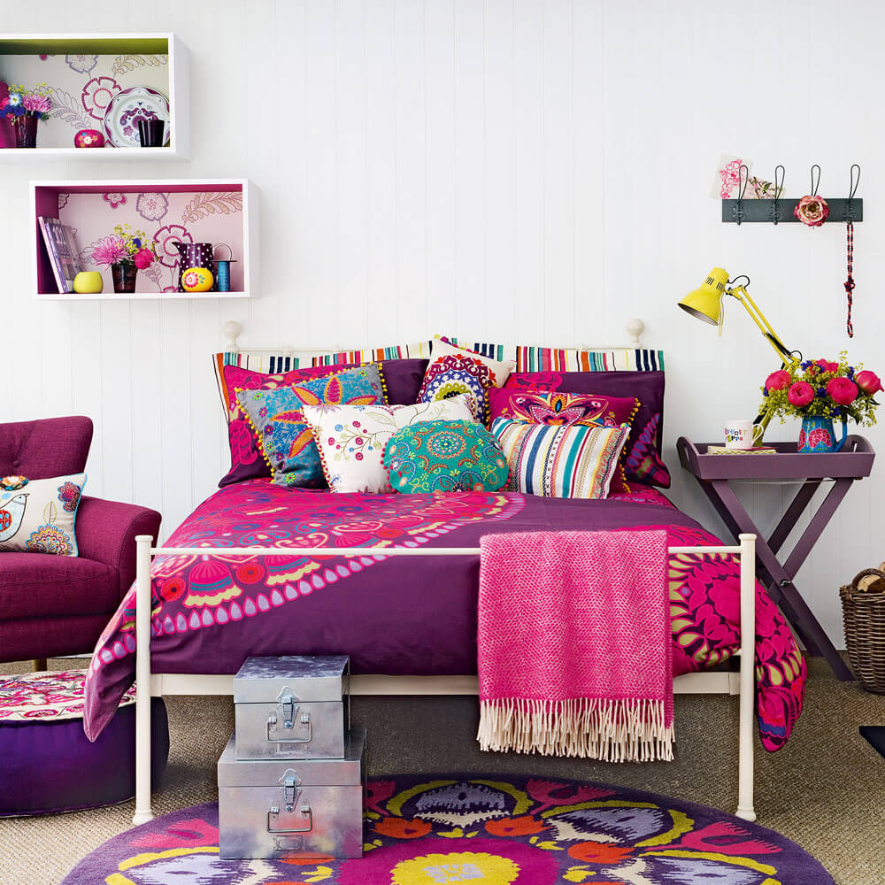 Фиолетовый дизайн спальни для девочки-подростка