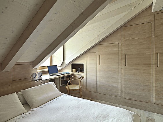 Комната с деревянными панелями